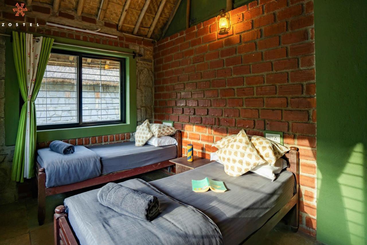 Zostel Hampi Hostel ภายนอก รูปภาพ