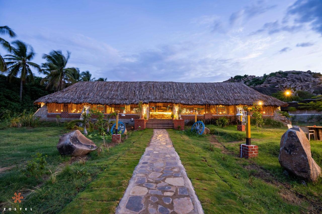 Zostel Hampi Hostel ภายนอก รูปภาพ
