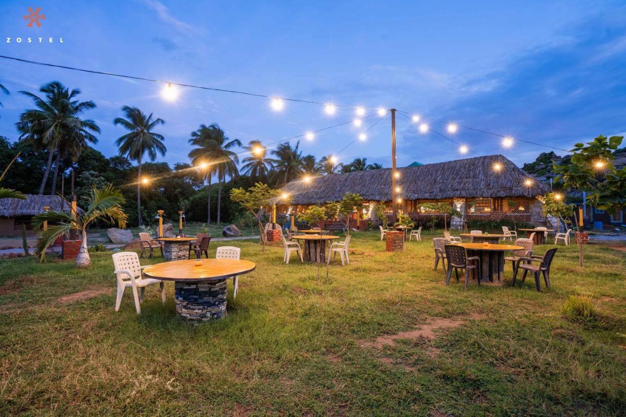 Zostel Hampi Hostel ภายนอก รูปภาพ