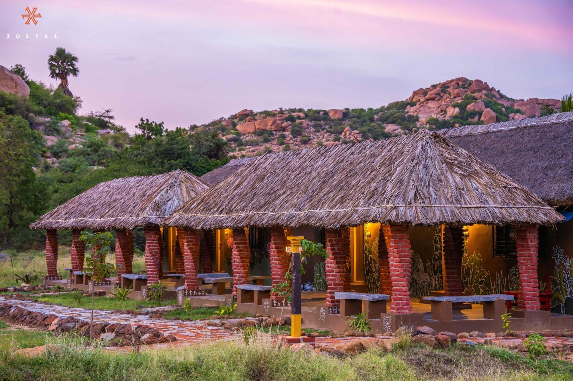 Zostel Hampi Hostel ภายนอก รูปภาพ
