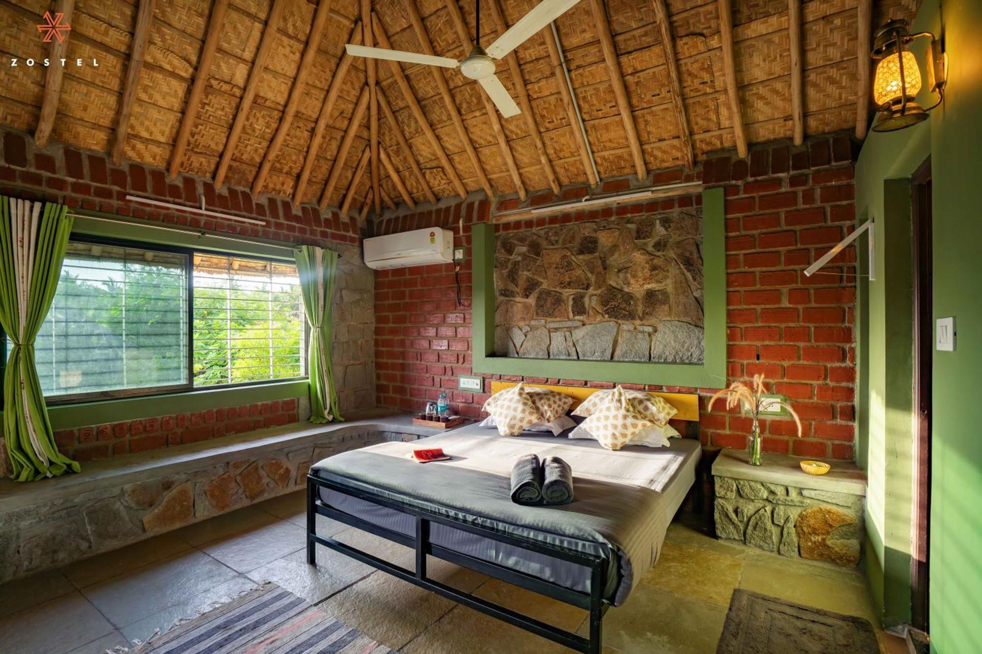 Zostel Hampi Hostel ภายนอก รูปภาพ